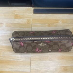 Coach Zipper Pouch